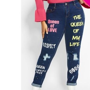 DISTRESSED GRAFFITI JEAN